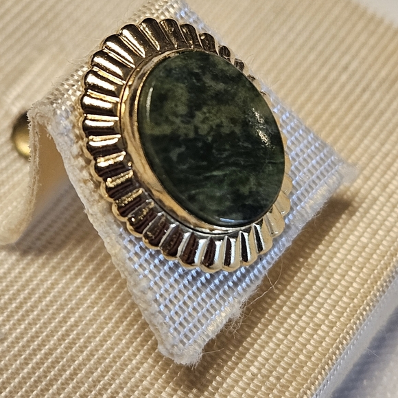 Vintage Agate Stone Tie Tack in a Gold-Tone Setting With T Bar and Chain - Picture 2 of 13